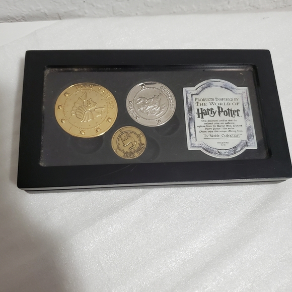 Harry Potter Gringotts Bank Coins - Picture 5 of 12